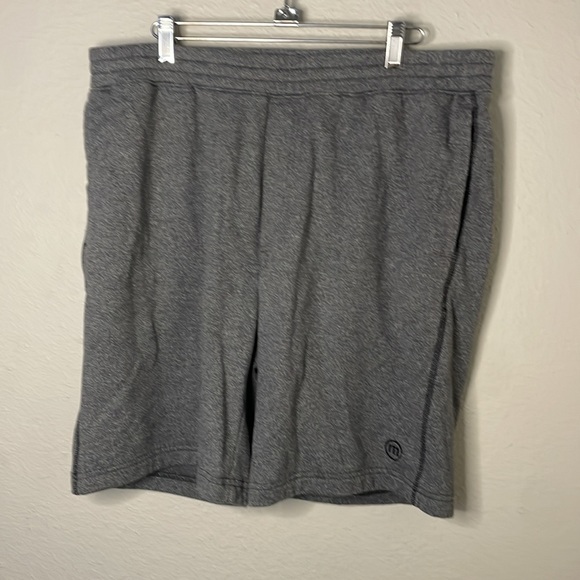 Travis Mathew Rip Me Off Grey Shorts Men's Size L - Picture 1 of 9